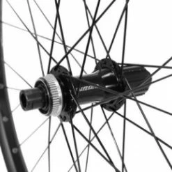 Marque Roue Vtt 27.5" Plus Trucky Disc Arr. Noir Moy Centerlock Mt400 11-10 Vit. Tubeless-type Axe Travers. 12-142 Pneu 27.5X2.50-3.0 -VTT Soldes Magasin roue vtt 275 plus trucky disc arr noir moy centerlock mt400 11 10 vit tubeless type axe travers 12 142 pneu 275x250 30 2
