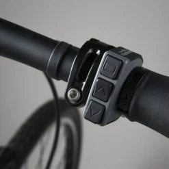 Shimano - Commande Déportée STePS SW-E6000 -VTT Soldes Magasin shimano commande deportee steps sw E6000 monte a droite 3840x2160